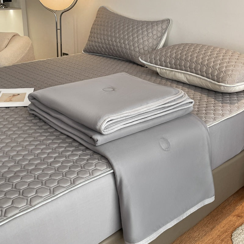 Solid Colour Cooling Breathable Quilted Latex Bed Sheet Set with Mattress Protector