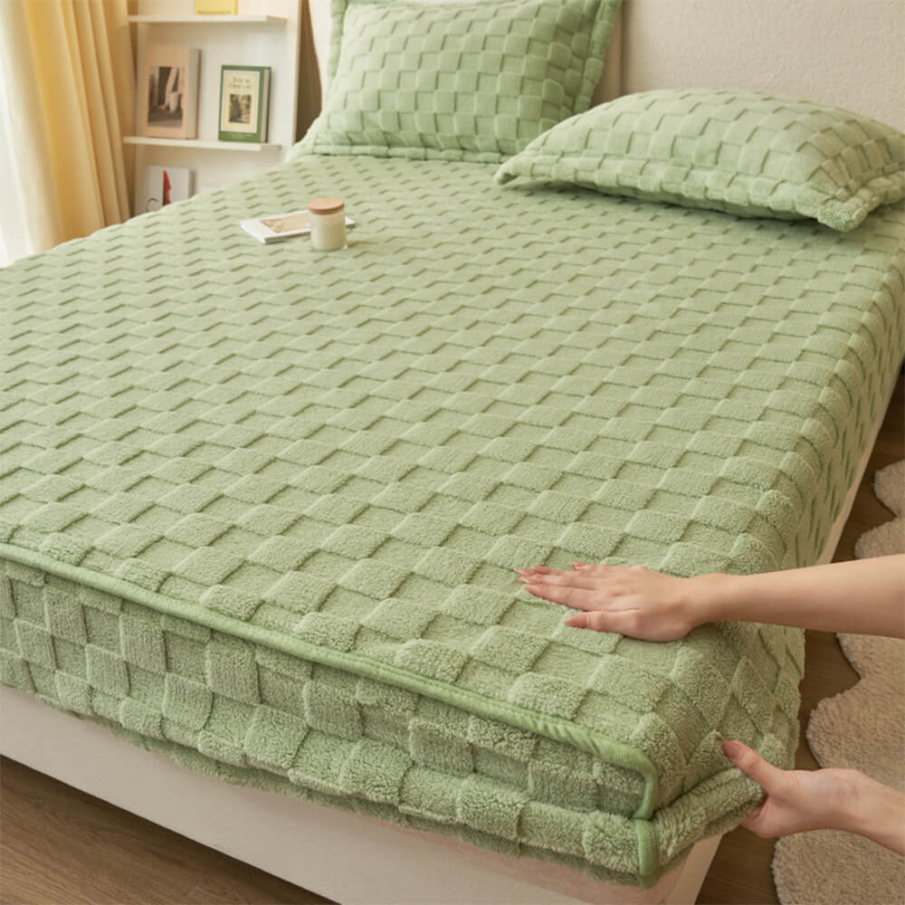 Premium Soft Chequerboard Plush Fitted Sheet Mattress Cover