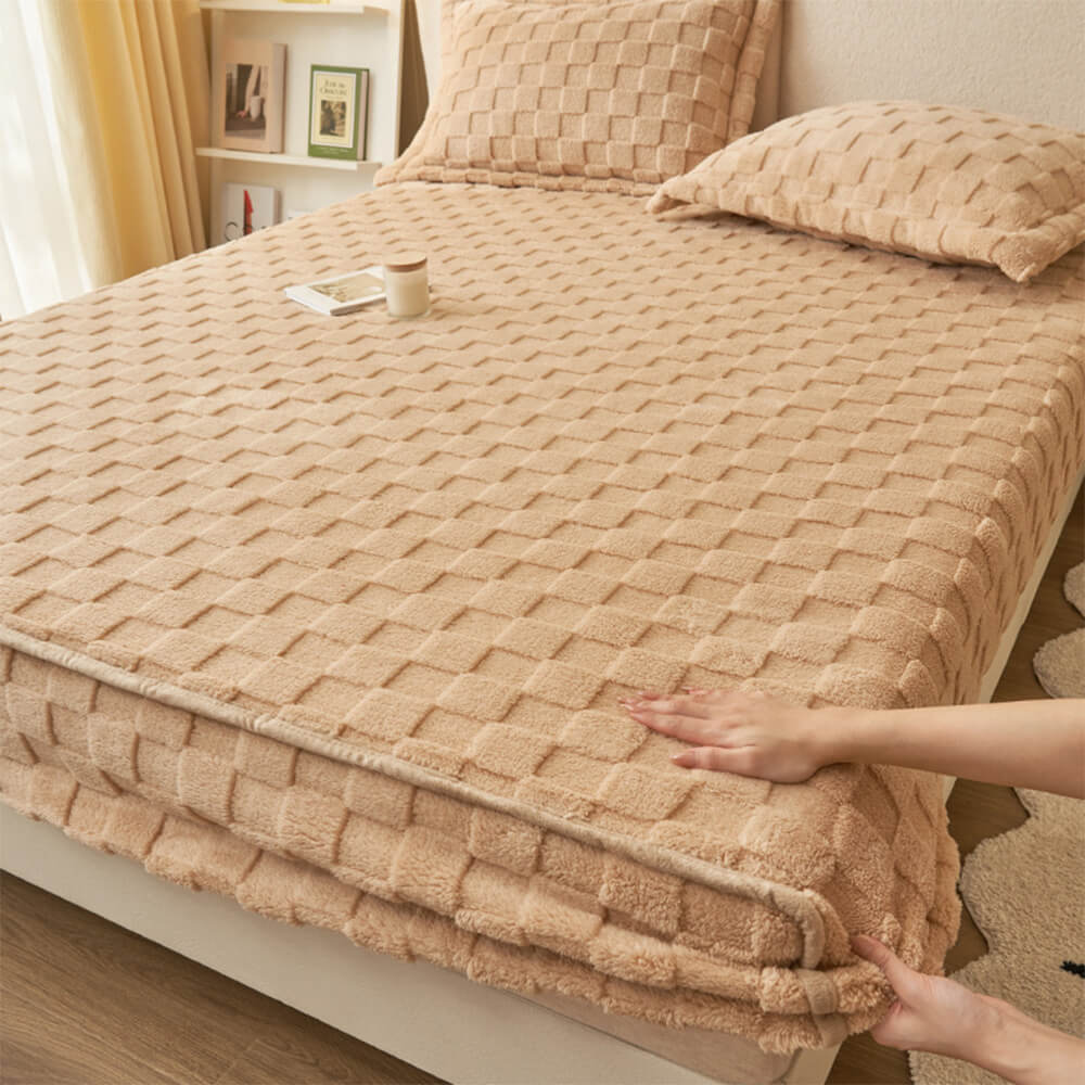 Premium Soft Chequerboard Plush Fitted Sheet Mattress Cover