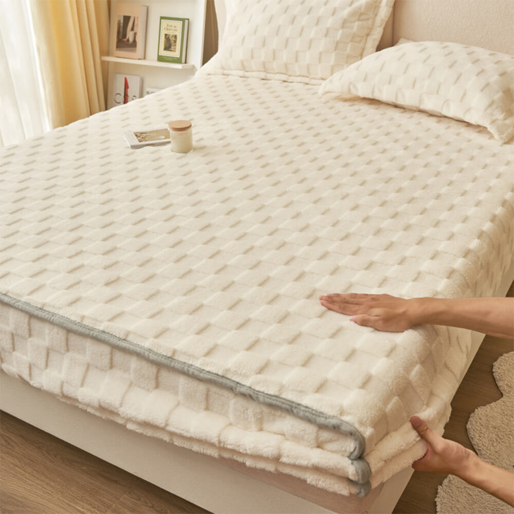 Premium Soft Chequerboard Plush Fitted Sheet Mattress Cover