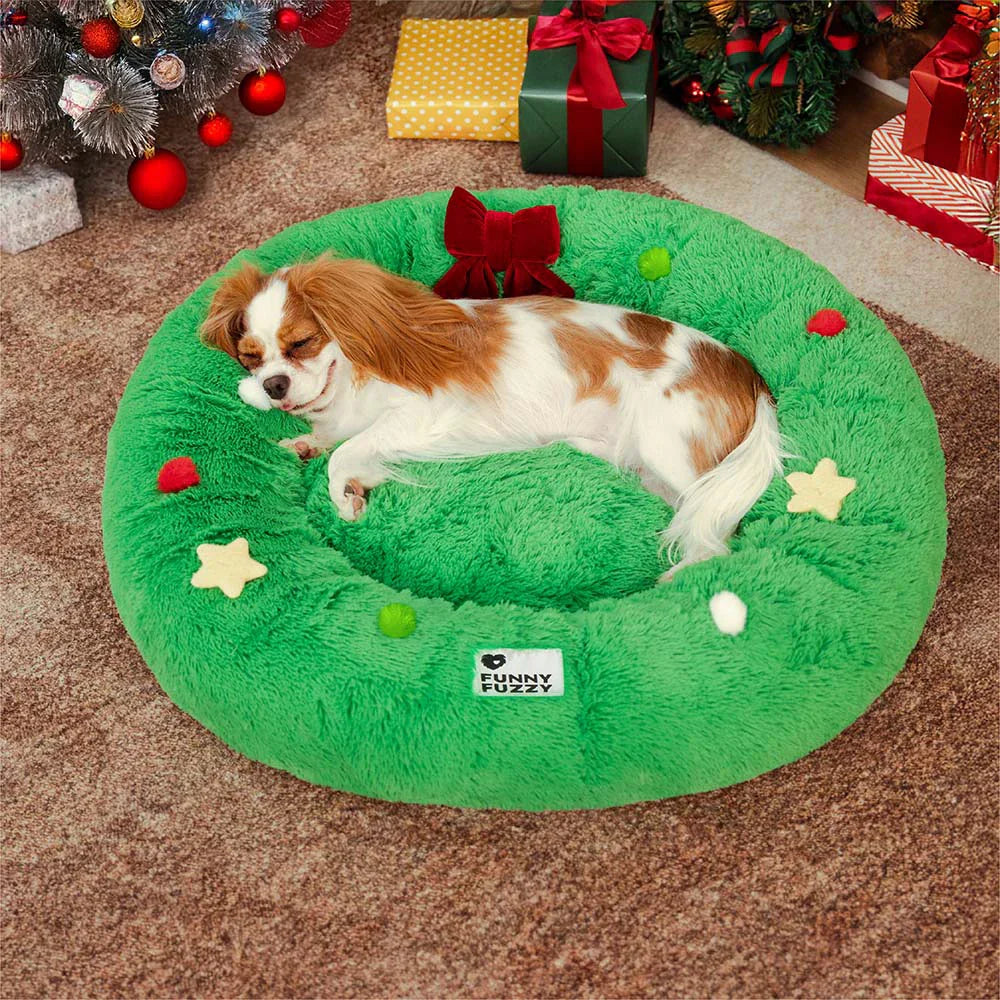 FUNNYFUZZY Christmas Wreath Plush Calming Dog Bed – HolidaySnuggle