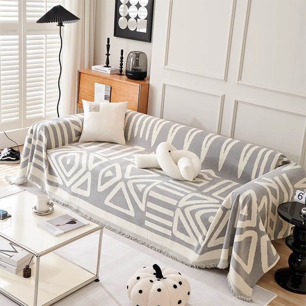 Five-Colour Geometric Couch Cover - Bold Patterns for a Modern Look