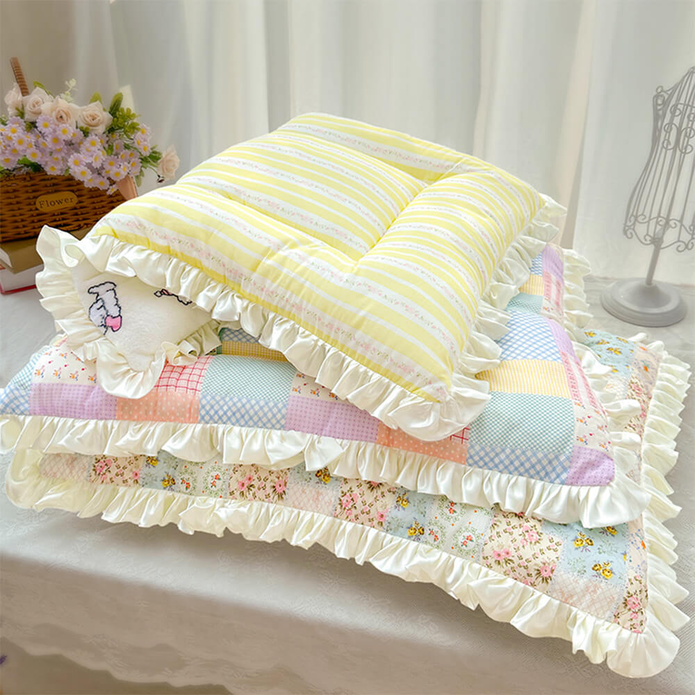 Vintage Floral Patchwork Ruffled Dog & Cat Mat Matching Pillow