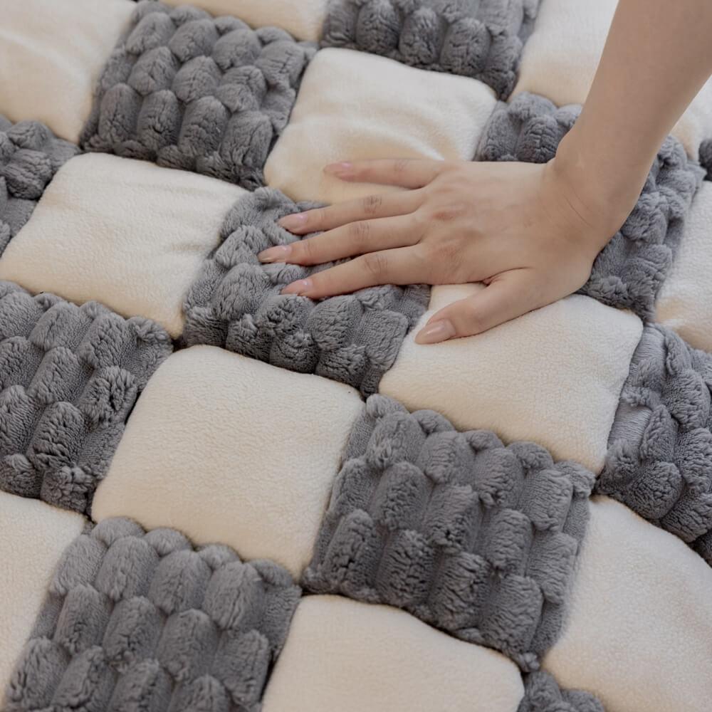 Plush Handmade Colour Block Dog Mat Soft Furniture Protector Non-Slip Couch Cover