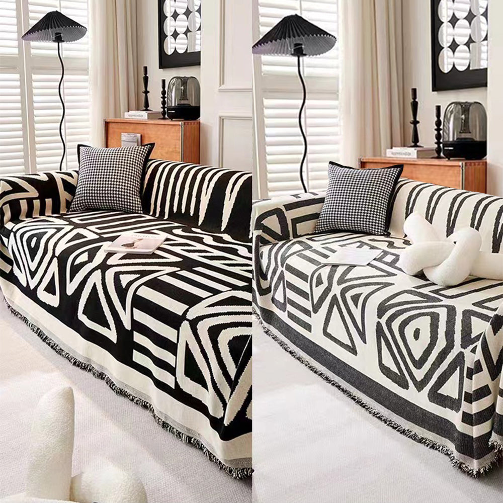 Five-Colour Geometric Couch Cover - Bold Patterns for a Modern Look