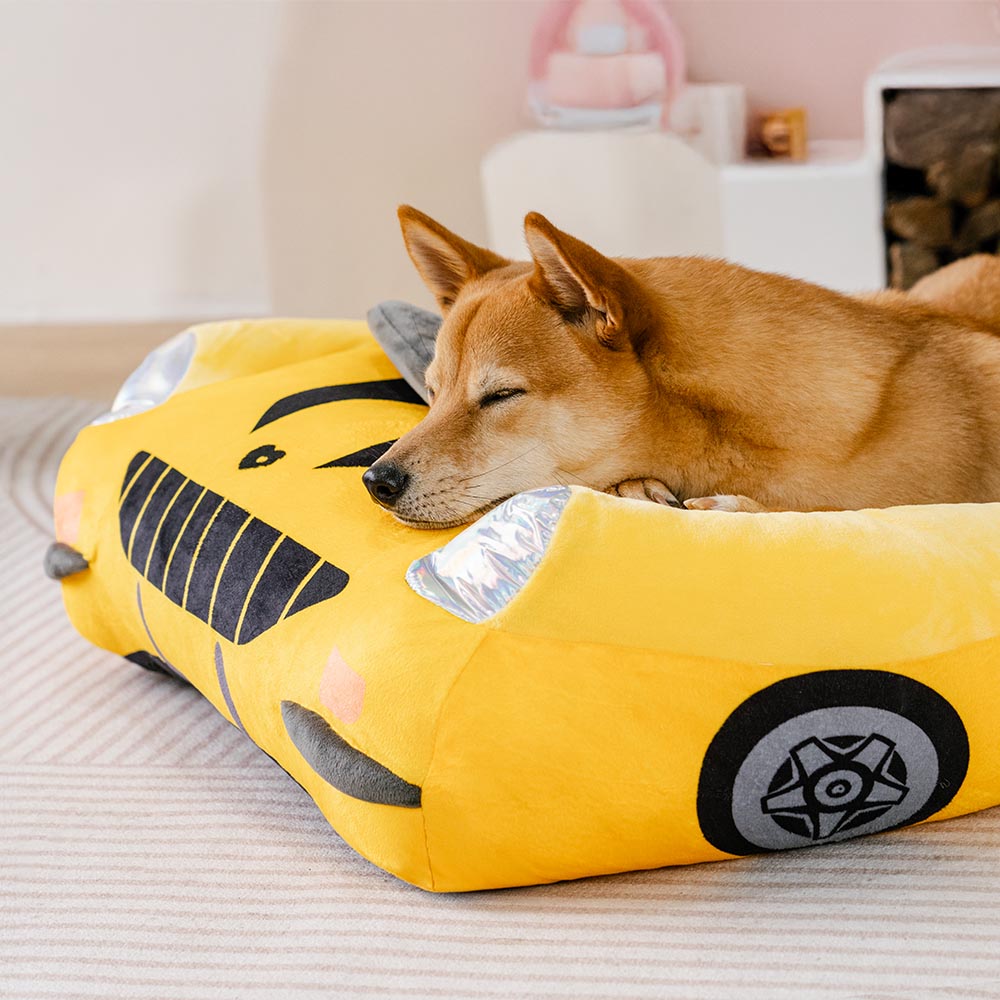 Classic Convertible Race Car Bolster Pet Bed - Fast＆Fur