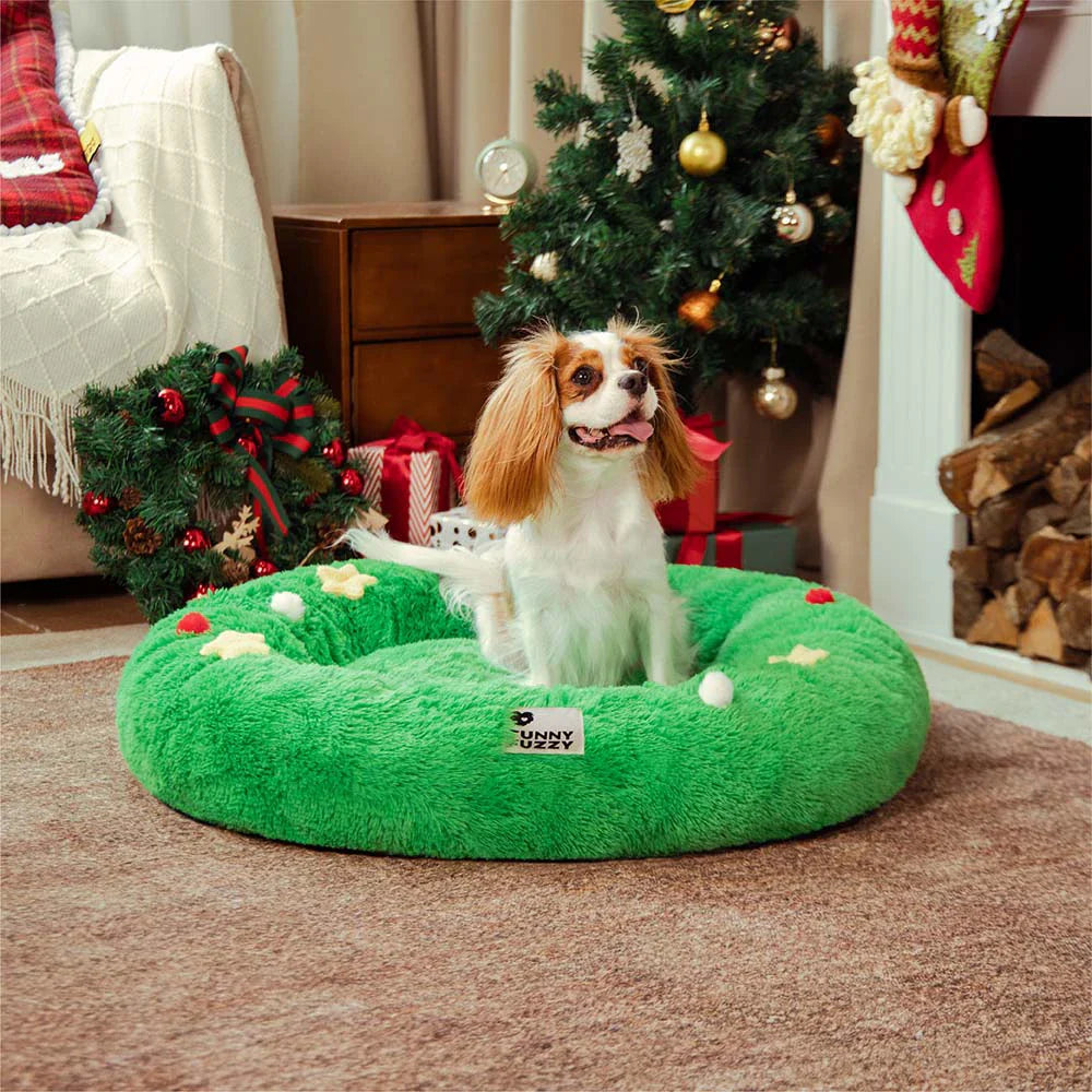 FUNNYFUZZY Christmas Wreath Plush Calming Dog Bed – HolidaySnuggle