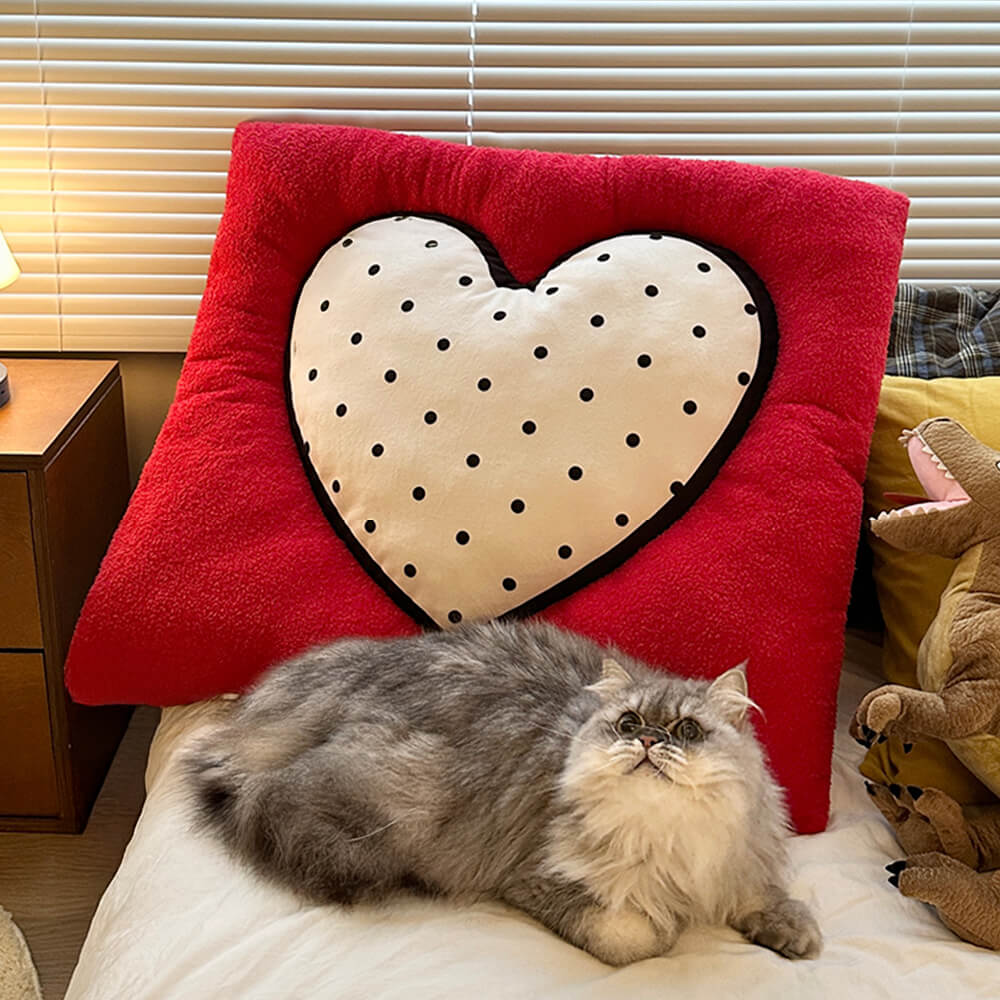 Striped Heart-Shaped Cozy Comfort Dog & Cat Mat