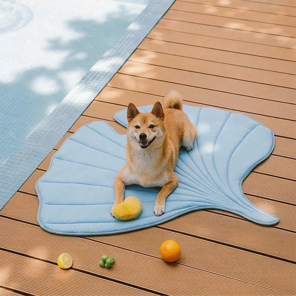 Leaf Shaped Cooling Fabric Heat-Absorbing Comfortable Non-Slip Dog Mat
