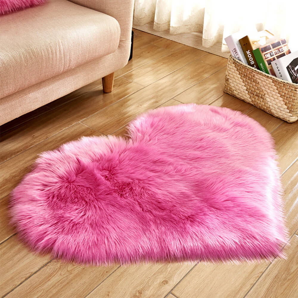 Lovers' Day Heart-Shaped Plush Rug – Cozy and Romantic