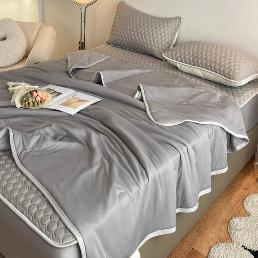 Solid Colour Cooling Breathable Quilted Latex Bed Sheet Set with Mattress Protector