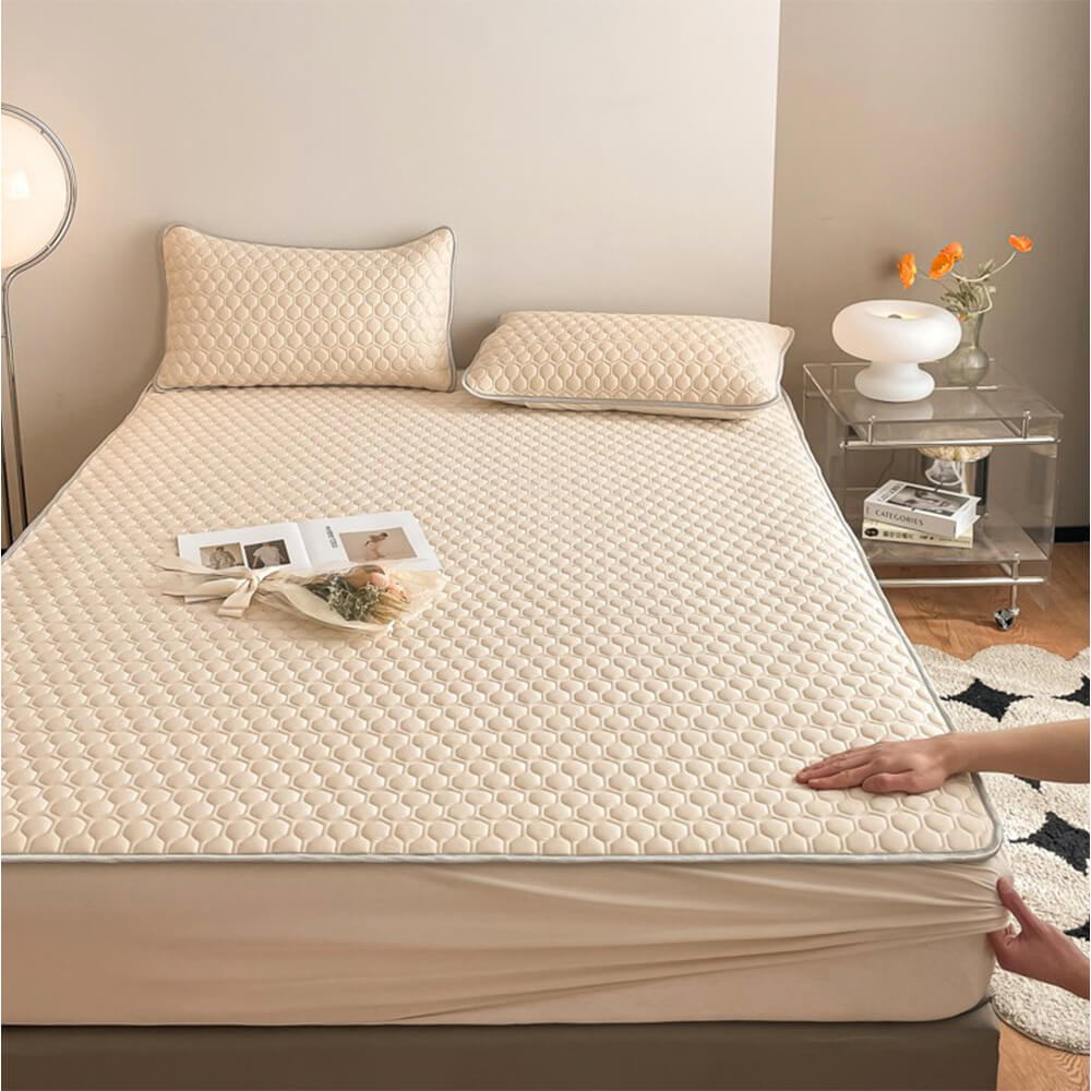 Solid Colour Cooling Breathable Quilted Latex Bed Sheet Set with Mattress Protector
