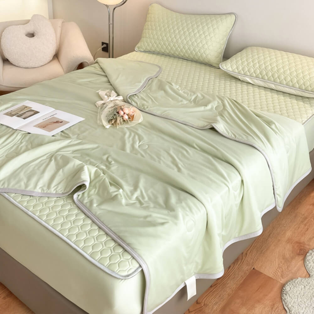 Solid Colour Cooling Breathable Quilted Latex Bed Sheet Set with Mattress Protector